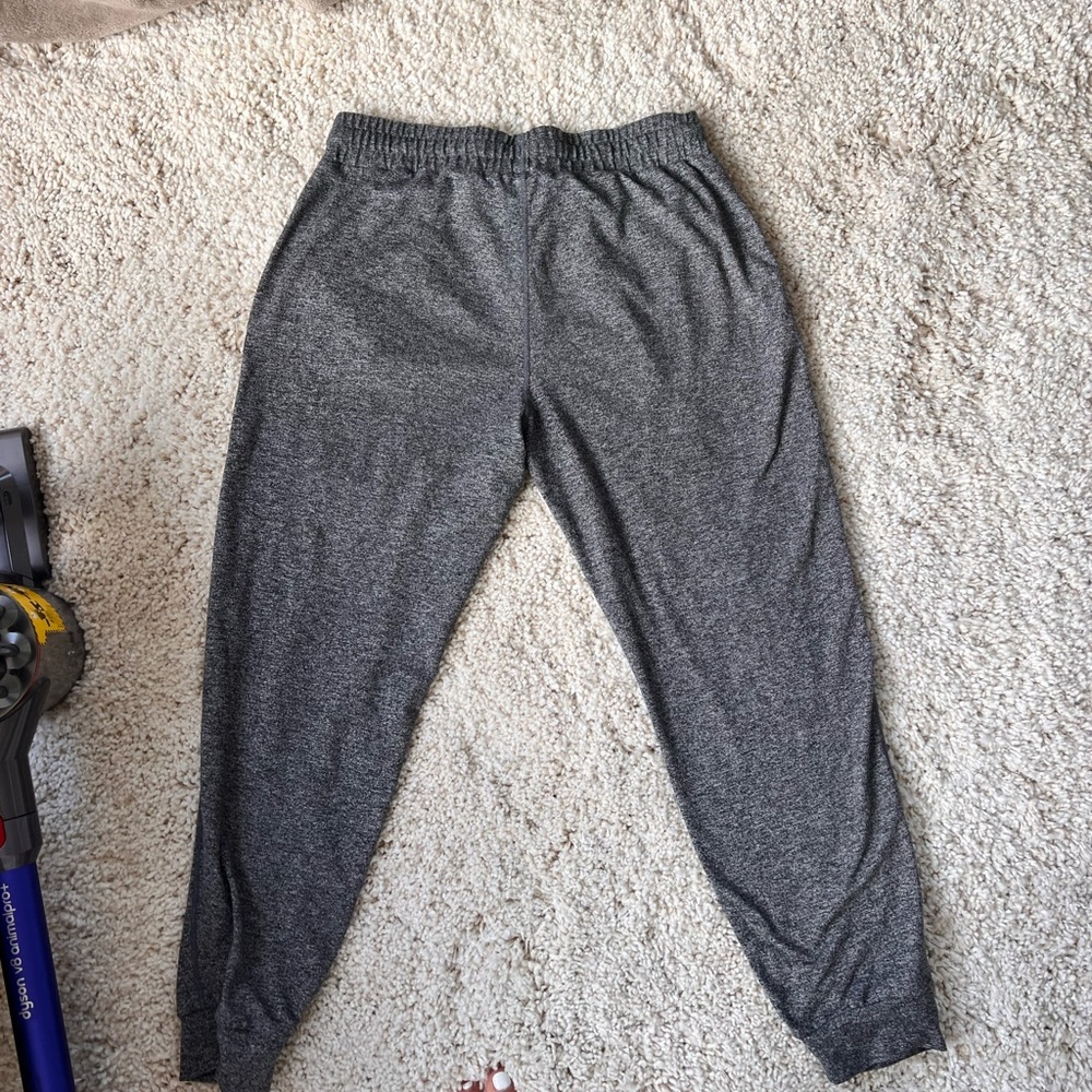 Vuori womens jogger, grey! Size small